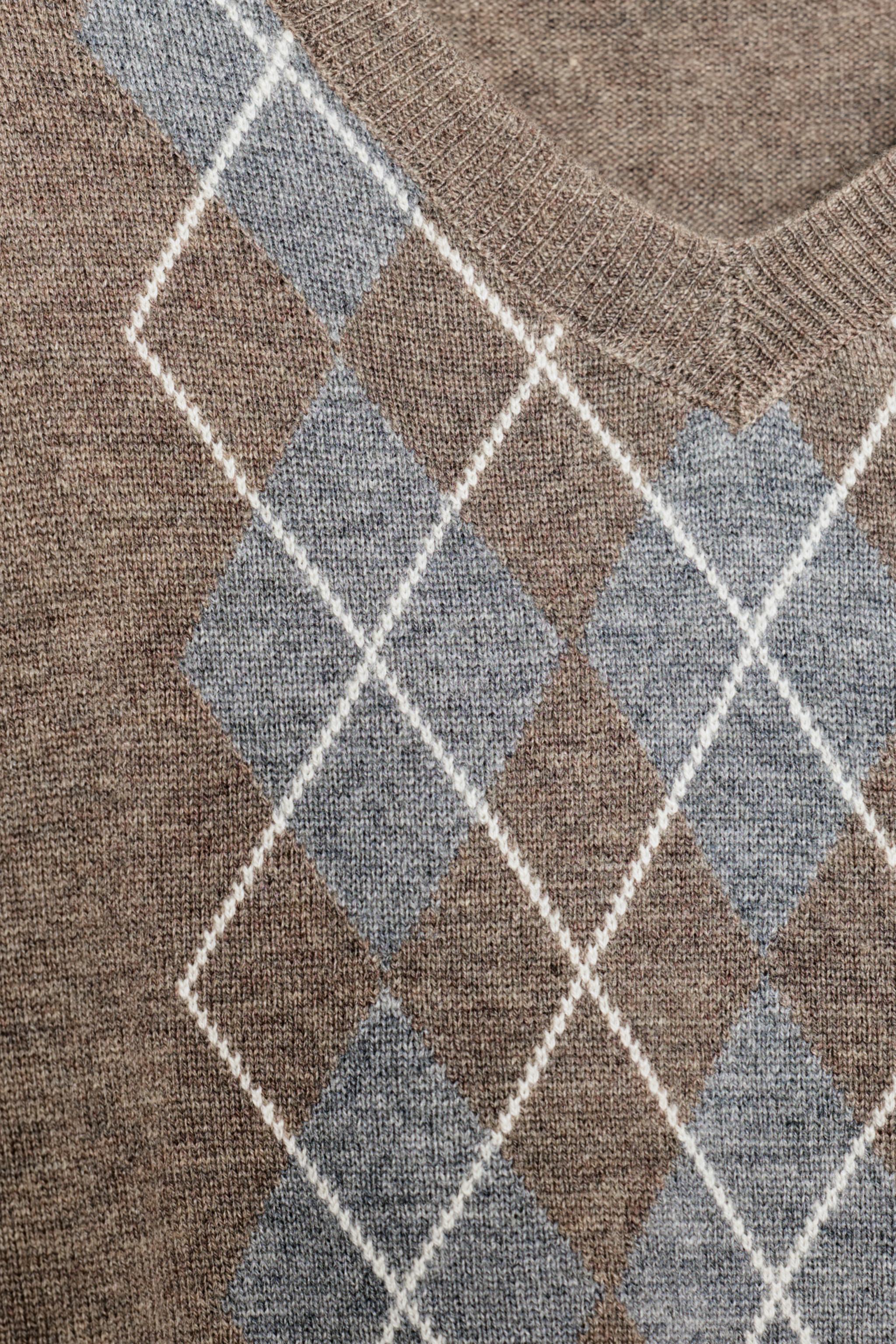 DIAMOND PATTERN WOOL SWEATER